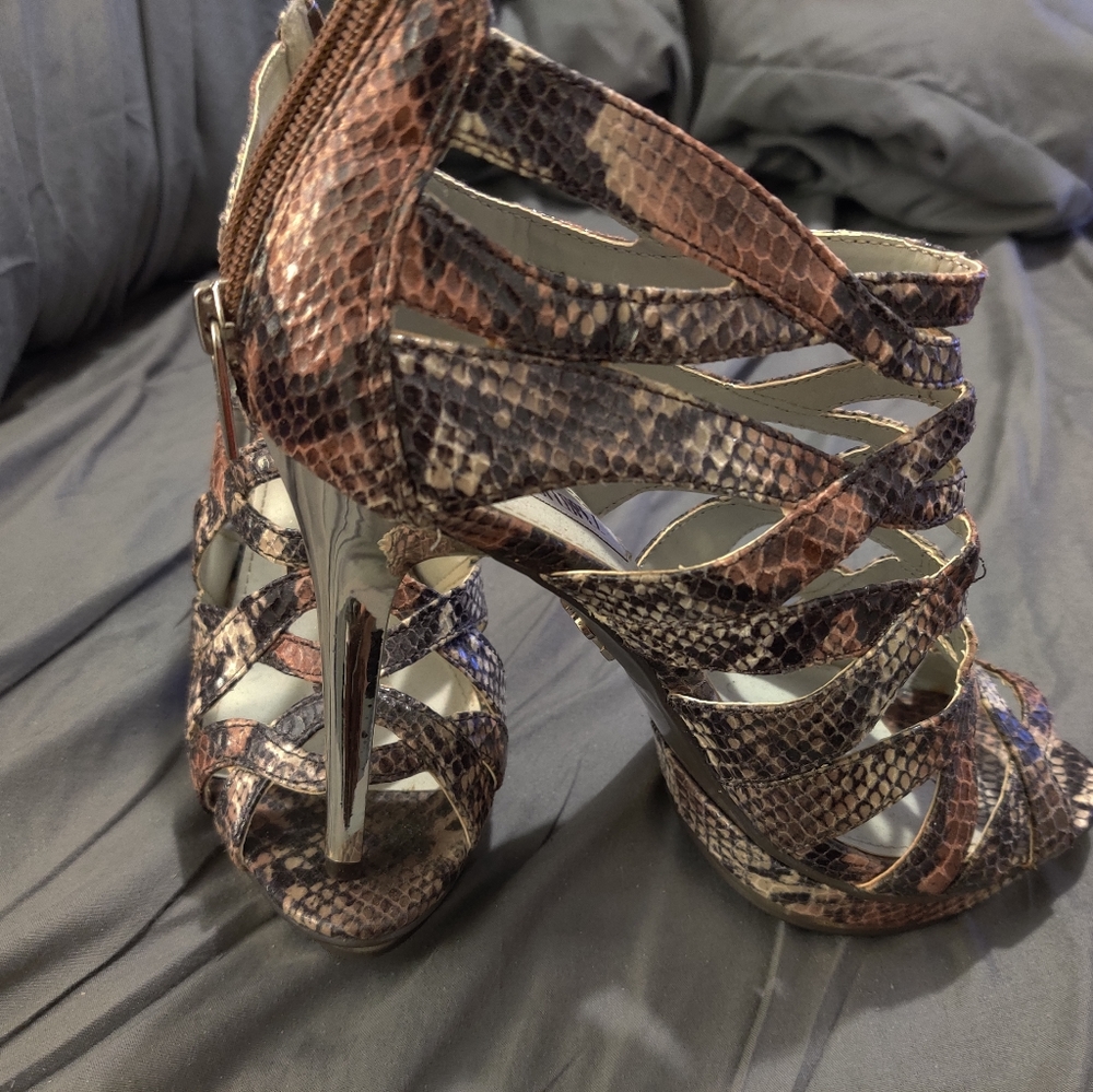 Women high heel shoes